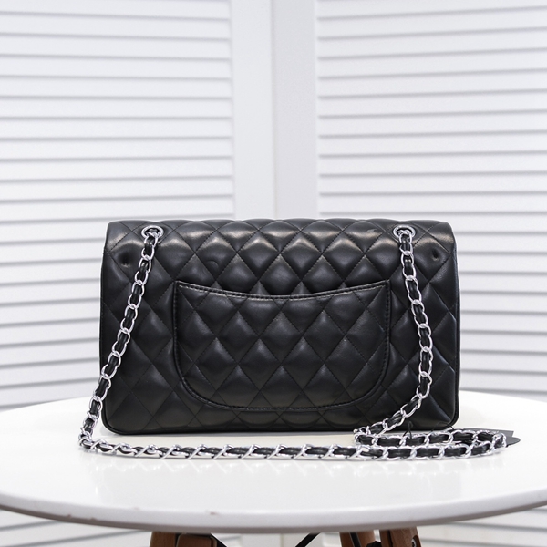 シャネルバッグ側面デザイン